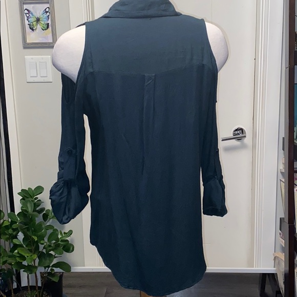 Teal Cold Shoulder buttoup - Picture 3 of 4